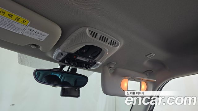Mini Cooper 2019 — photo 23
