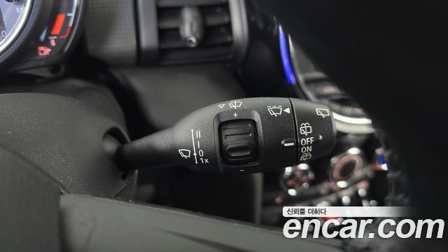 Mini Cooper 2019 — photo 25