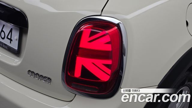 Mini Cooper 2019 — photo 9