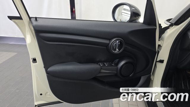 Mini Cooper 2019 — photo 14