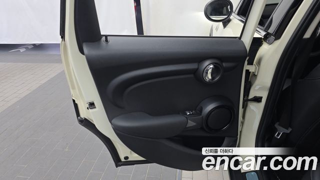 Mini Cooper 2019 — photo 15