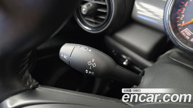 Mini Cooper 2019 — photo 27