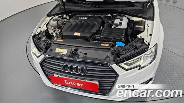 Audi A3 2018 — photo 6