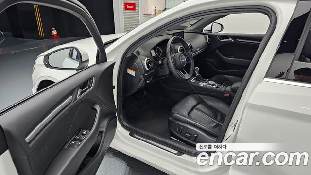 Audi A3 2018 — photo 13
