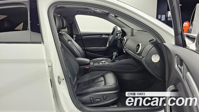 Audi A3 2018 — photo 17