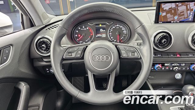 Audi A3 2018 — photo 19