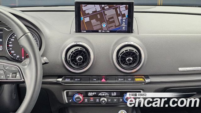 Audi A3 2018 — photo 20