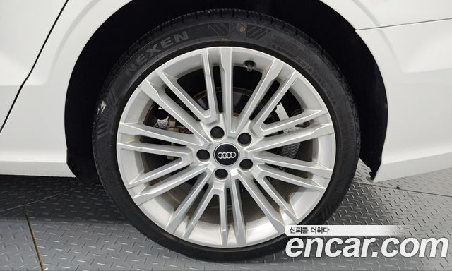 Audi A3 2018 — photo 7