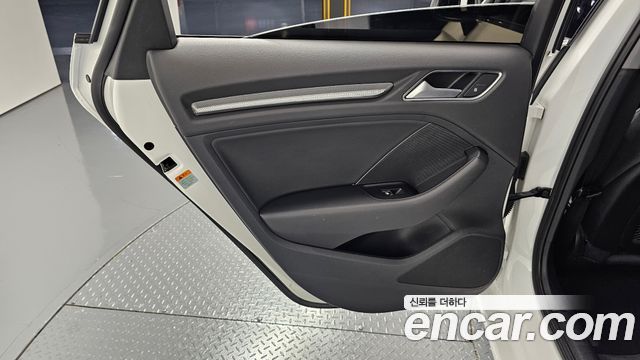 Audi A3 2018 — photo 15