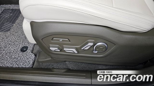 Hyundai Santafe 2025 — photo 31