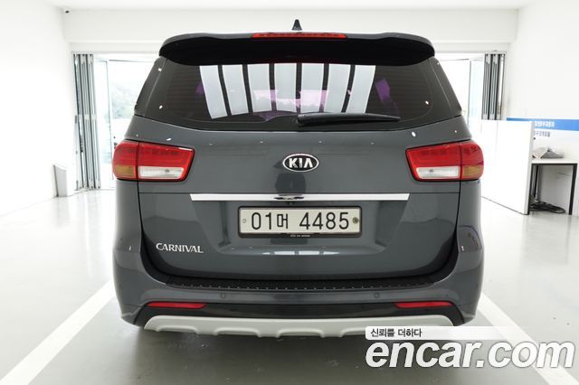 Kia Canival 2018 — photo 4