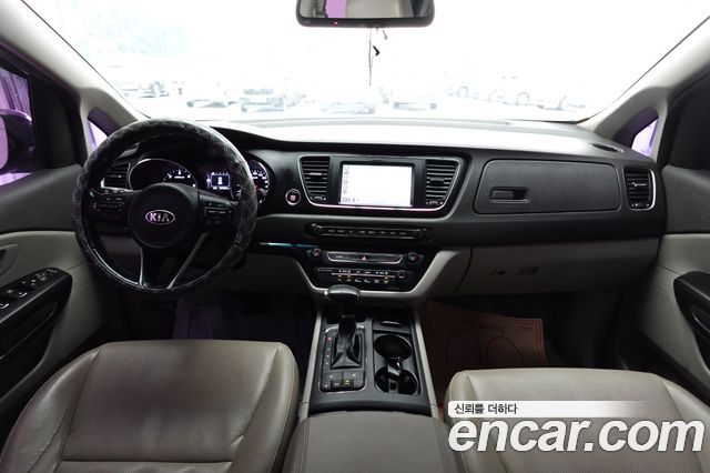 Kia Canival 2018 — photo 5