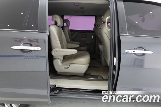 Kia Canival 2018 — photo 13