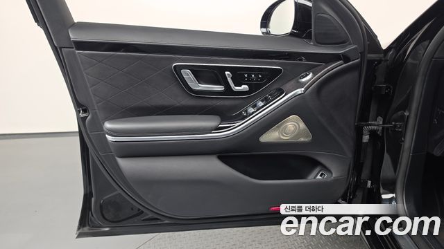 Mercedes-Benz S-Class 2022 — photo 14