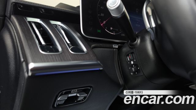 Mercedes-Benz S-Class 2022 — photo 28