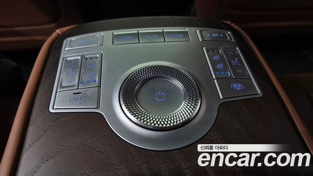 Genesis G80 2022 — photo 25