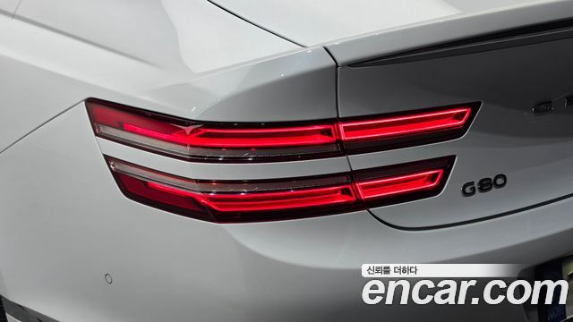 Genesis G80 2022 — photo 9
