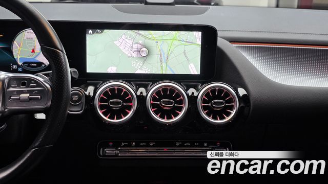 Mercedes-Benz EQA 2022 — photo 18