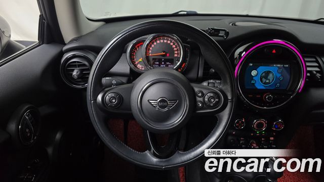 Mini Cooper 2019 — photo 18