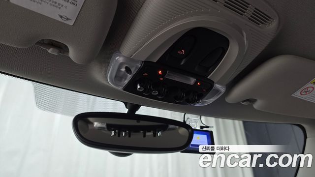 Mini Cooper 2019 — photo 26