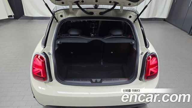 Mini Cooper 2019 — photo 27
