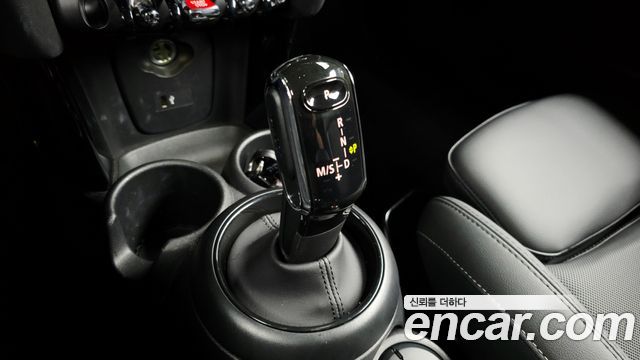 Mini Cooper 2023 — photo 12