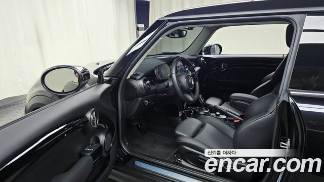 Mini Cooper 2023 — photo 13