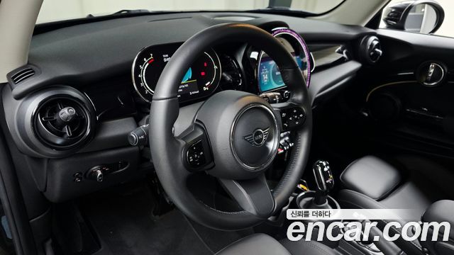 Mini Cooper 2023 — photo 22