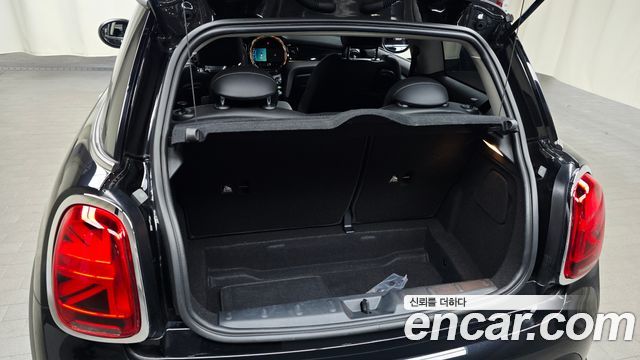 Mini Cooper 2023 — photo 25