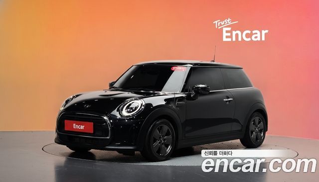 Mini Cooper 2023 — photo 1
