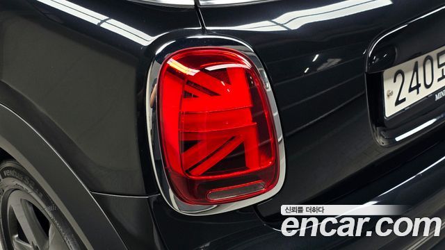 Mini Cooper 2023 — photo 9