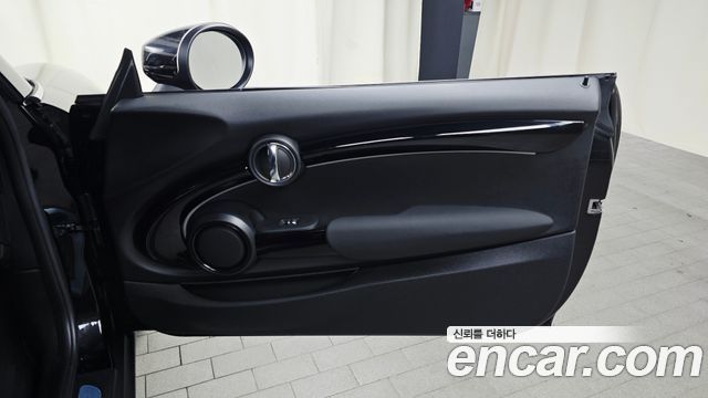 Mini Cooper 2023 — photo 15