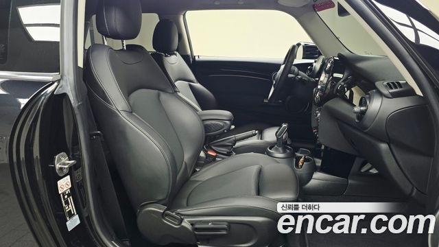 Mini Cooper 2023 — photo 16