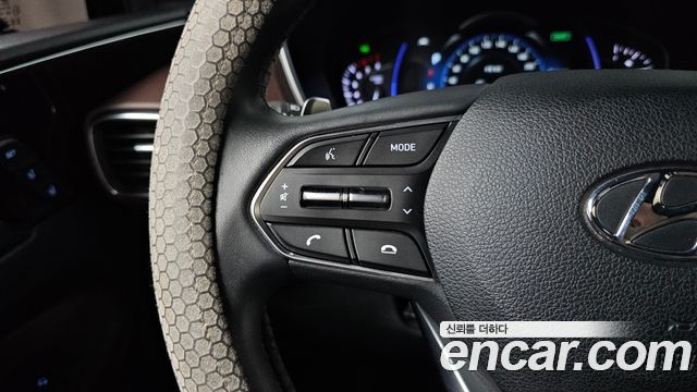 Hyundai Santafe 2019 — photo 22