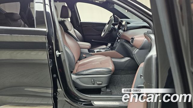 Hyundai Santafe 2019 — photo 16