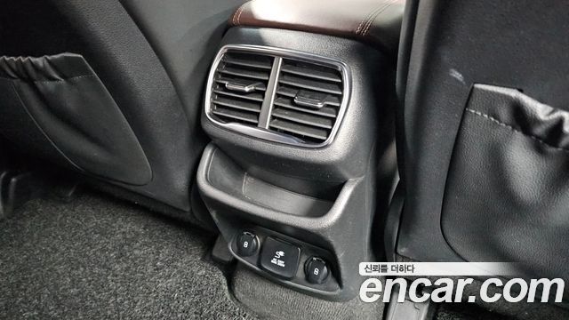 Hyundai Santafe 2019 — photo 31