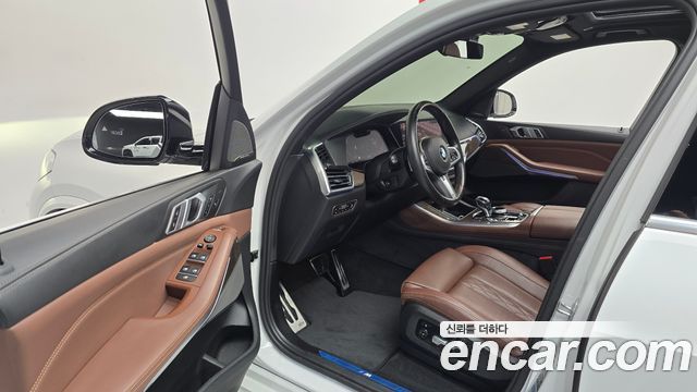 BMW X5 2019 — photo 13