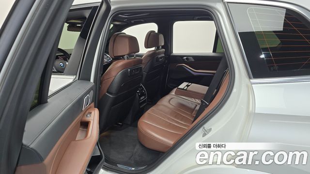 BMW X5 2019 — photo 17
