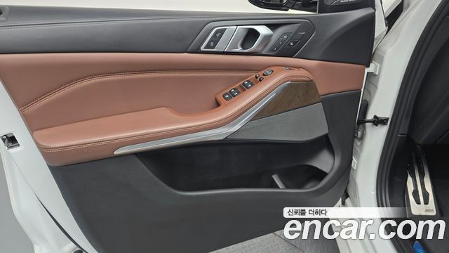 BMW X5 2019 — photo 14