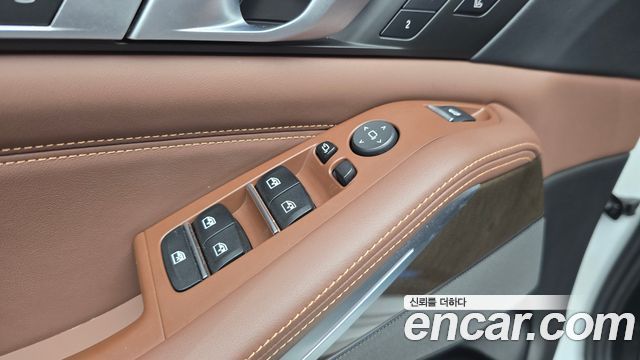 BMW X5 2019 — photo 28
