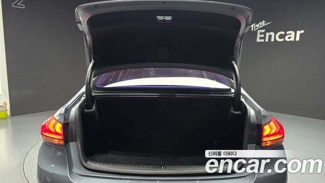 Genesis G80 2017 — photo 30
