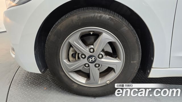 Hyundai AVANTE 2016 — photo 5