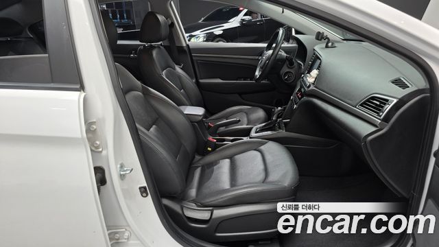Hyundai AVANTE 2016 — photo 11