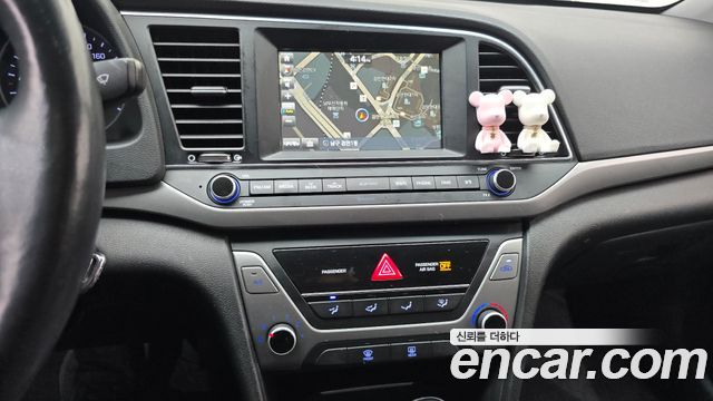 Hyundai AVANTE 2016 — photo 14