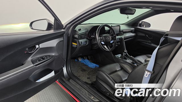 Hyundai Veloster 2019 — photo 13