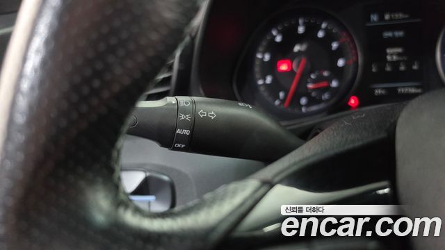 Hyundai Veloster 2019 — photo 29