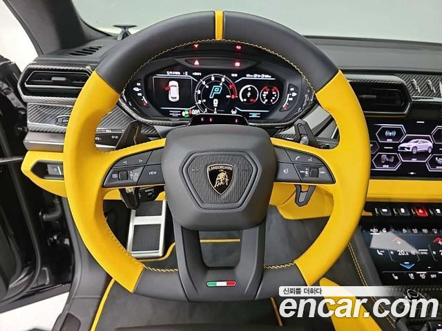 Lamborghini Urus 2026 — photo 9