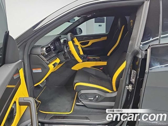 Lamborghini Urus 2026 — photo 11