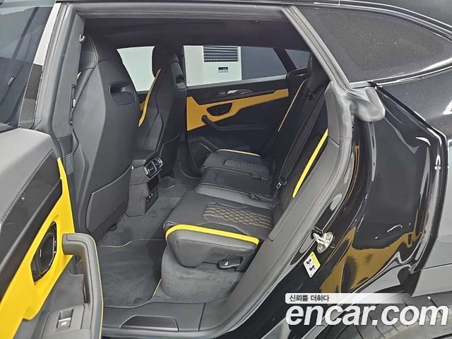 Lamborghini Urus 2026 — photo 12