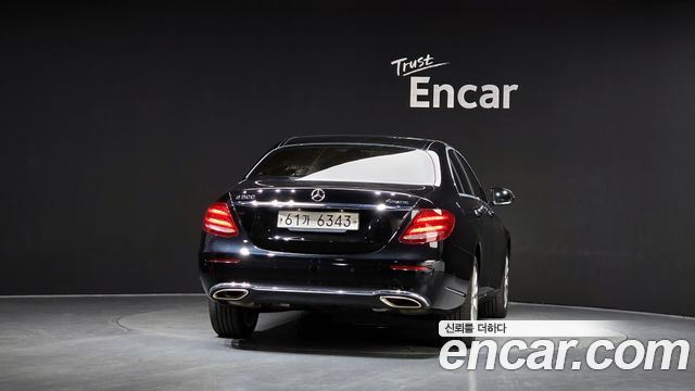 Mercedes-Benz E-Class 2018 — photo 4